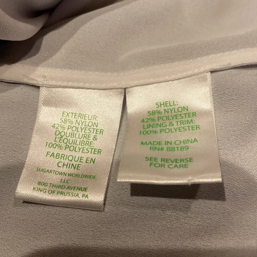 LILLY PULITZER Size XS Beautiful Blue & White Size XS Top - Picture 11 of 11